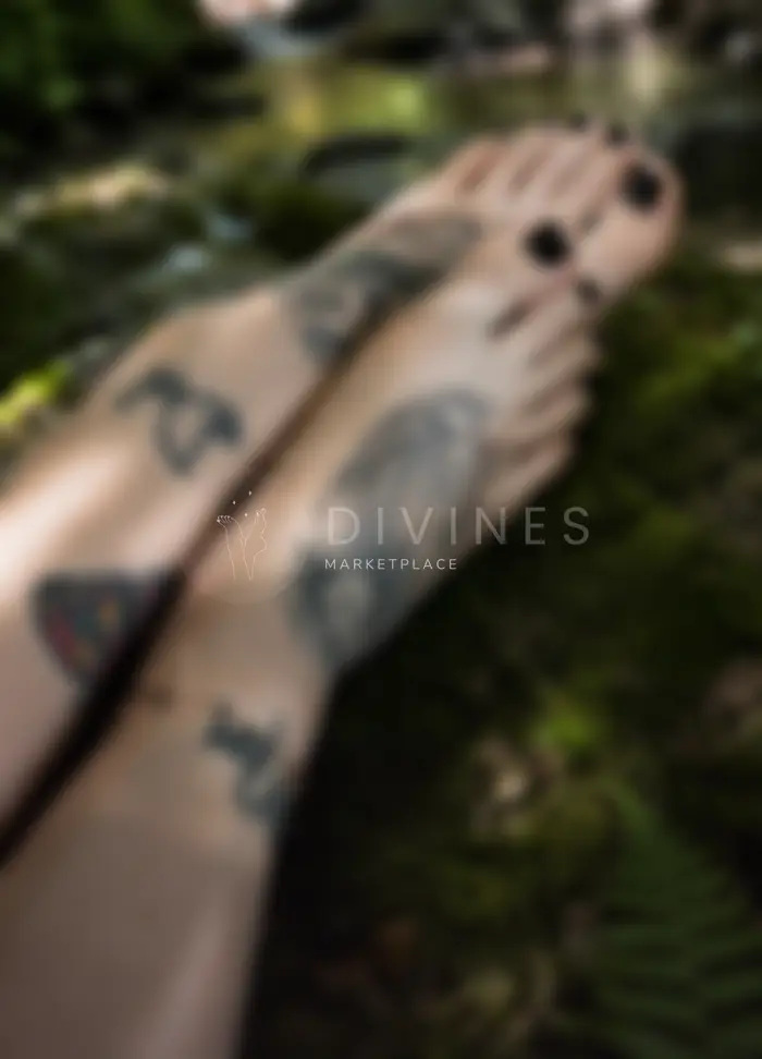 Pieds vernis noir