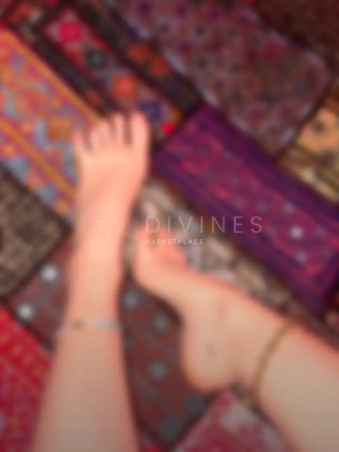 Orteils écartés + cambrure  pieds nus