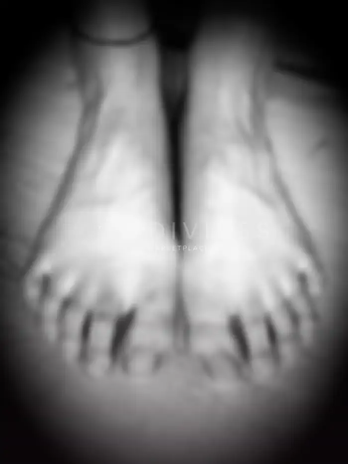 Pieds nous N&B