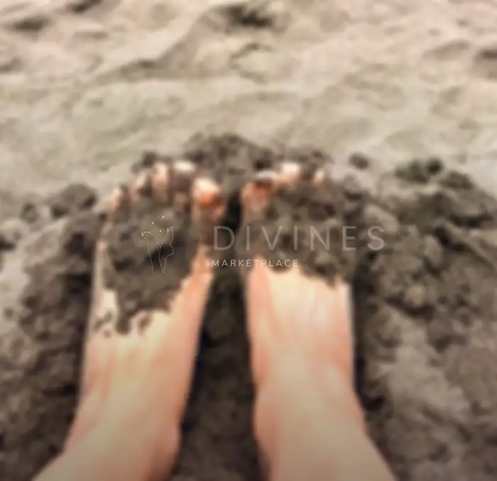 Black Sand & Bare Feet 🖤