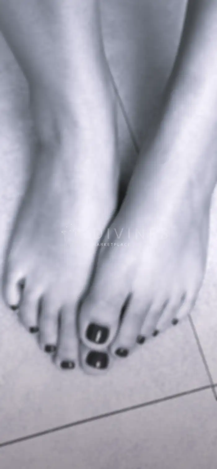 Pieds noir et blanc
