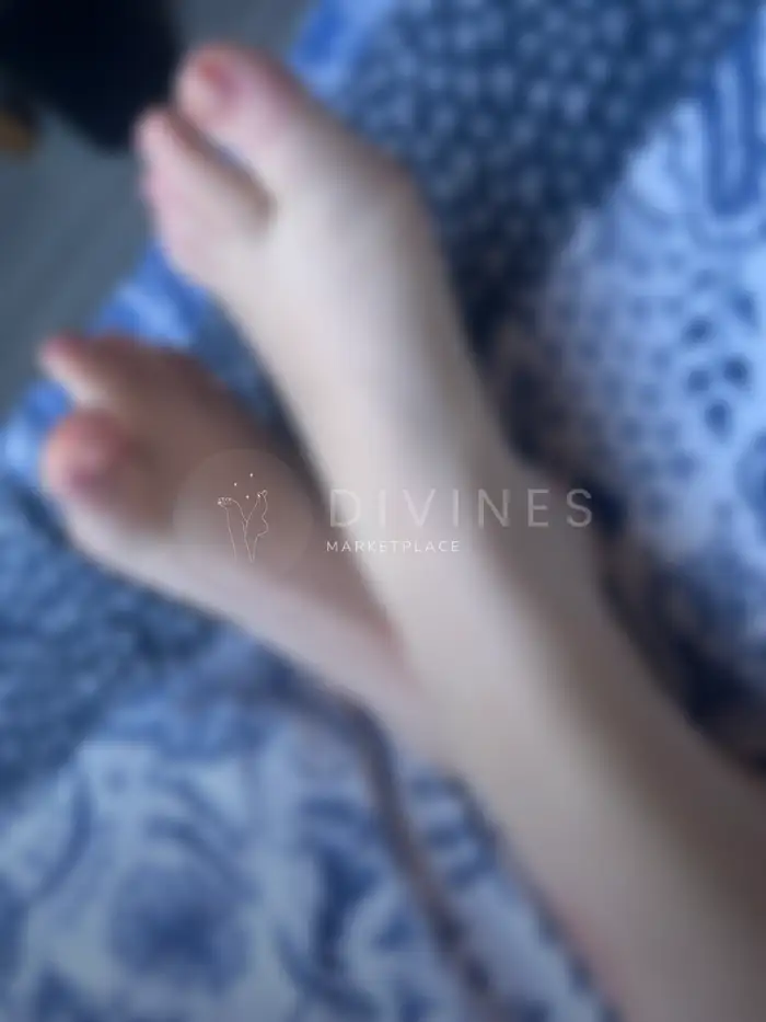 Photos de pieds orteils écartés n°3