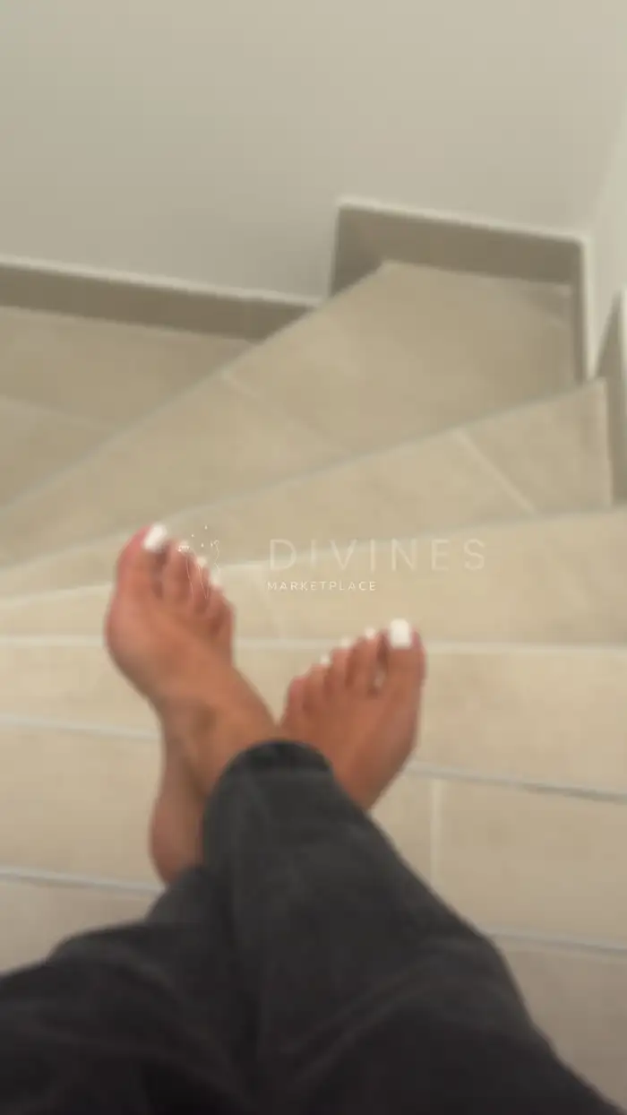 Pieds nus vernis blanc