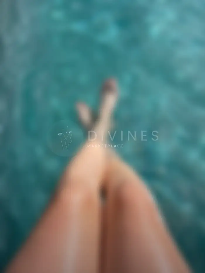 Pieds nus dans l’eau