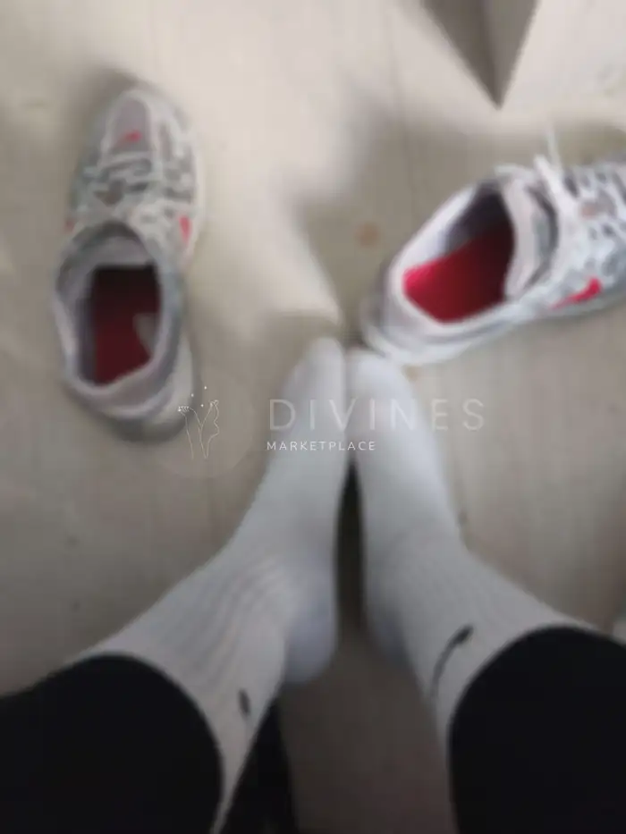 Pieds sous chaussettes